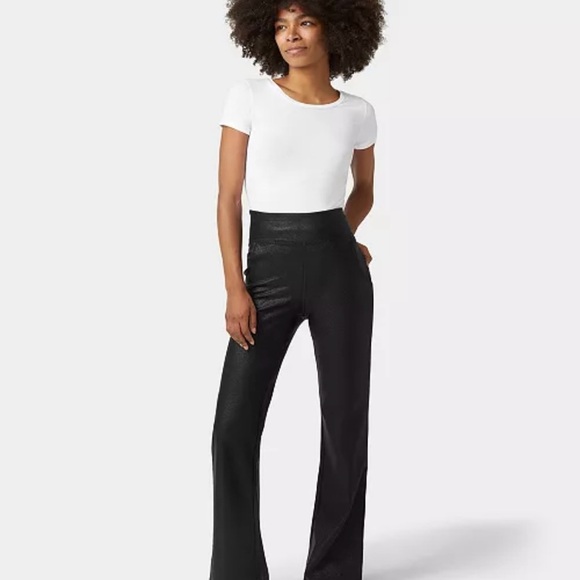 NWT Hue
Women's High Rise Shimmer Flare Leggings Pants Medium - Picture 6 of 9